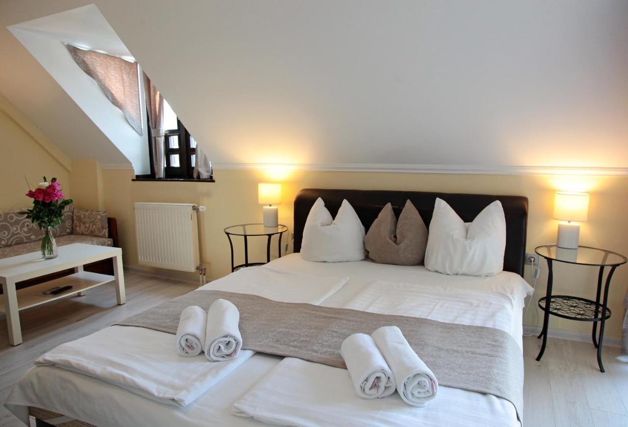 Adler & Wellness 3* Tihany
